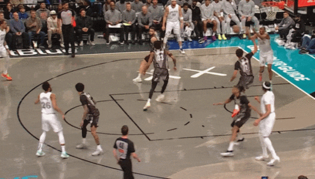 后卫特雷弗, 的资格, 裁掉后又加 后卫特雷弗, 的资格, 裁掉后又加